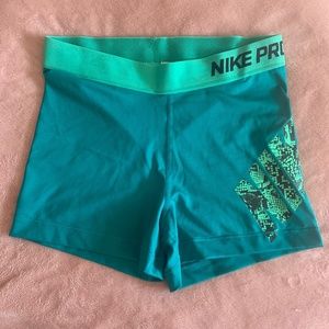 NIKE PRO SHORTS